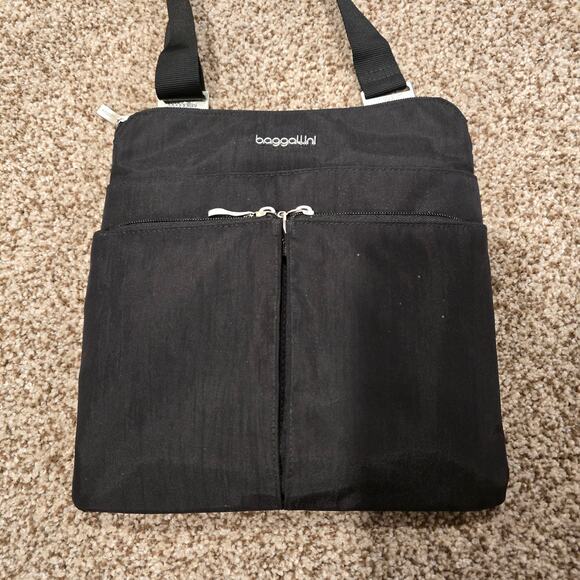 Black Baggallini Nylon Crossbody Bag Purse w/ Wristlet & Multiple Pockets - Picture 3 of 11